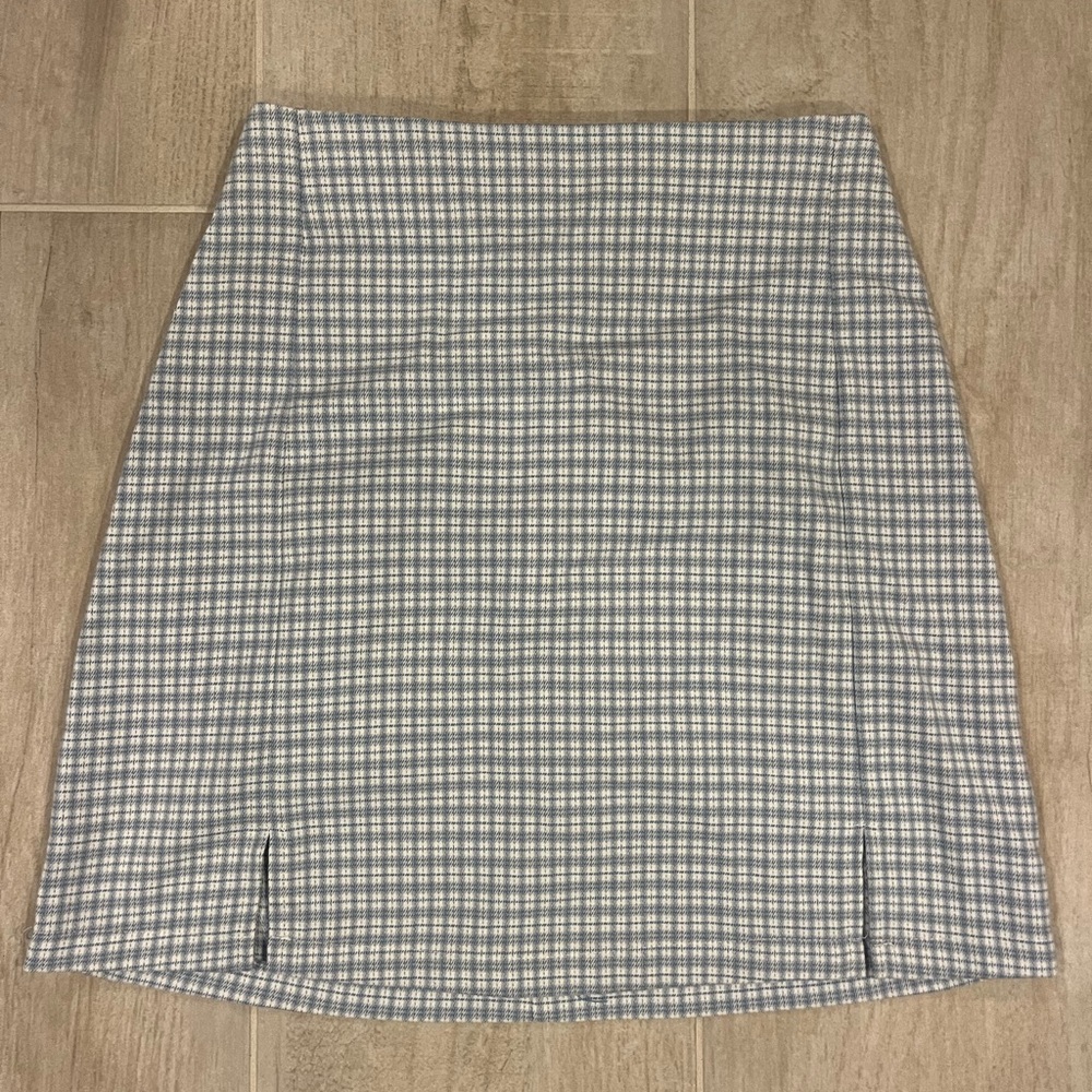 Brandy Melville Baby Blue and White Patterned Mini Skirt